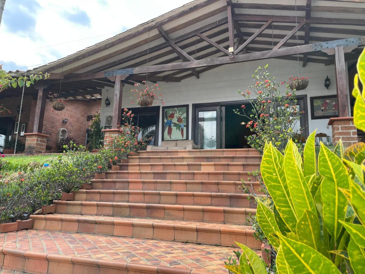 Finca Hotel Villa Camila Копакабана Экстерьер фото